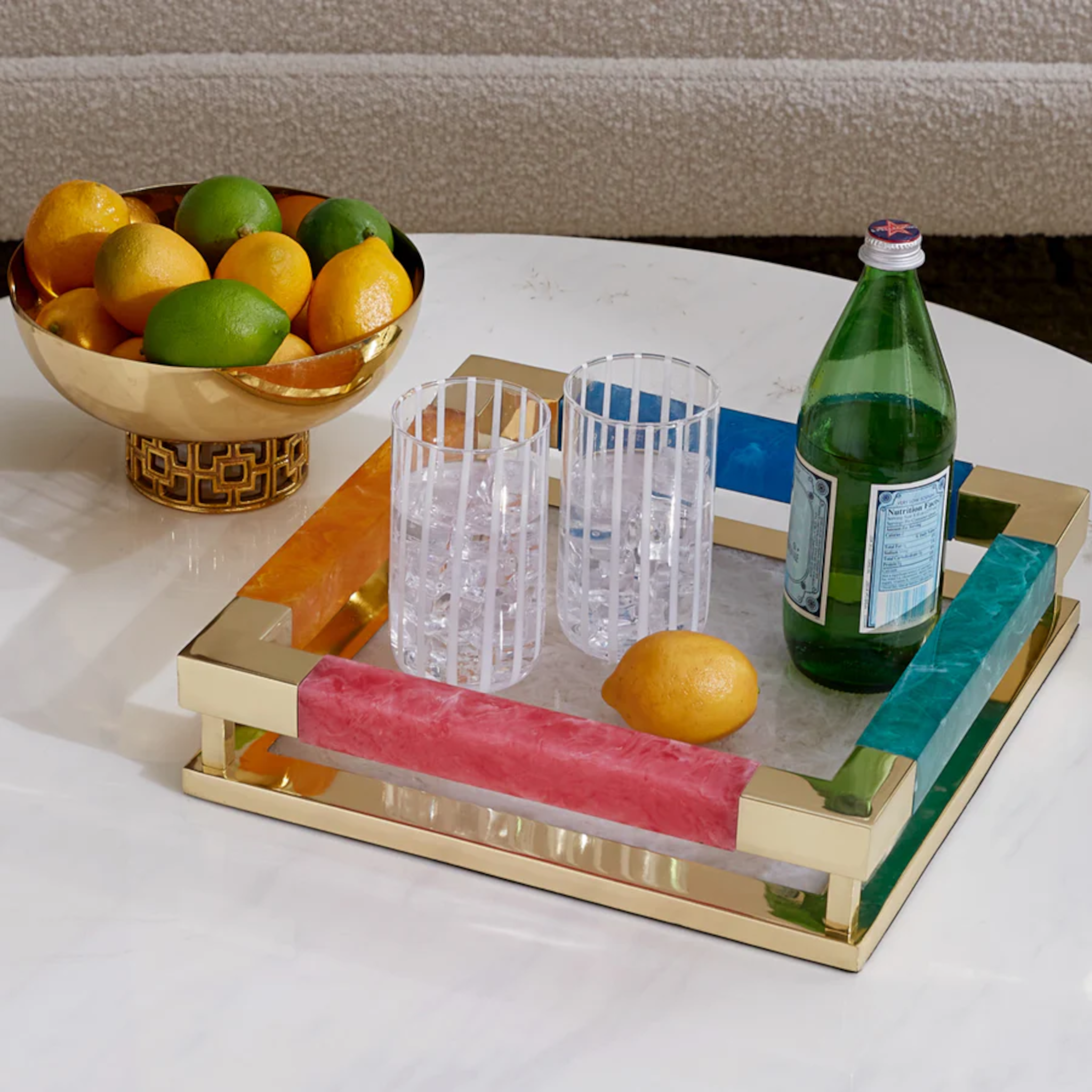 Jonathan Adler MUSTIQUE Tablett, ideal für Cocktails oder als stilvolles Dekorelement.
