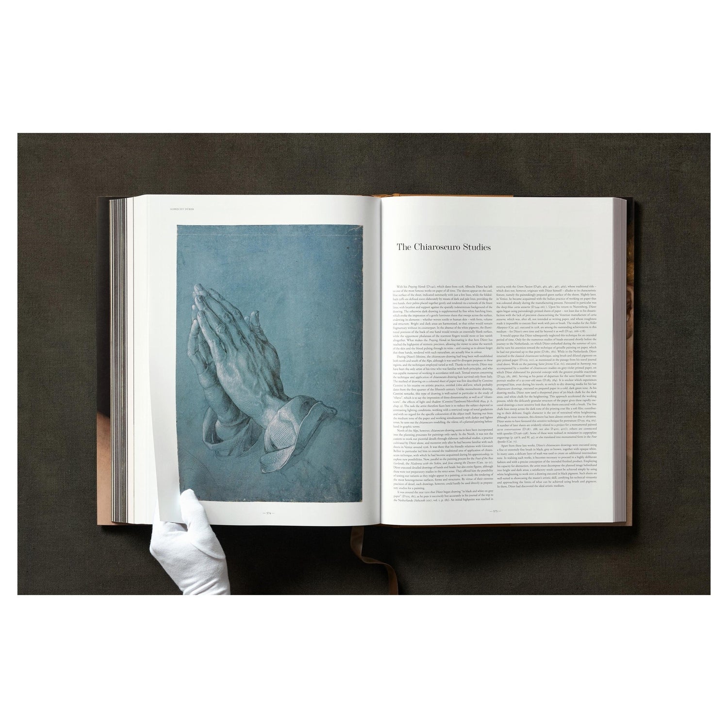 Der Dürer-Band auf weißer Fläche mit klarer Vorderansicht.