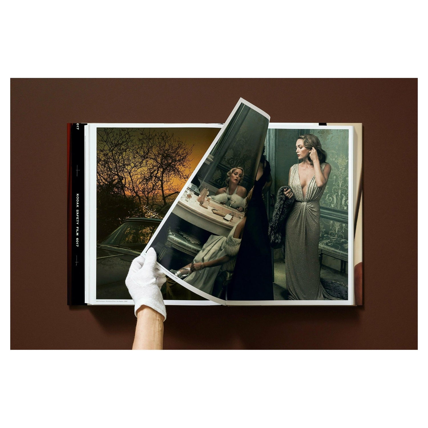 Foto von Whoopi Goldberg in Milchbad als Fine-Art-Print