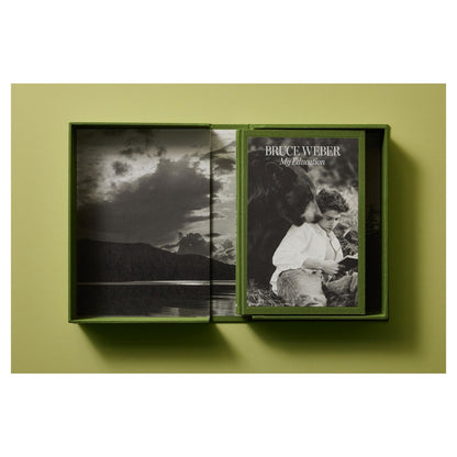 Schwarz-Weiß-Fotografie mit Bär und Junge