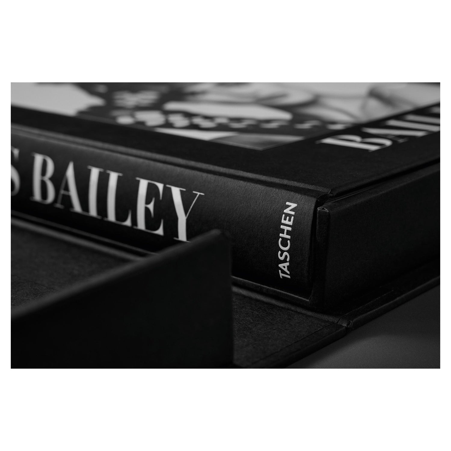 David Bailey Eighties Art Edition mit signiertem Yves-Saint-Laurent-Print
