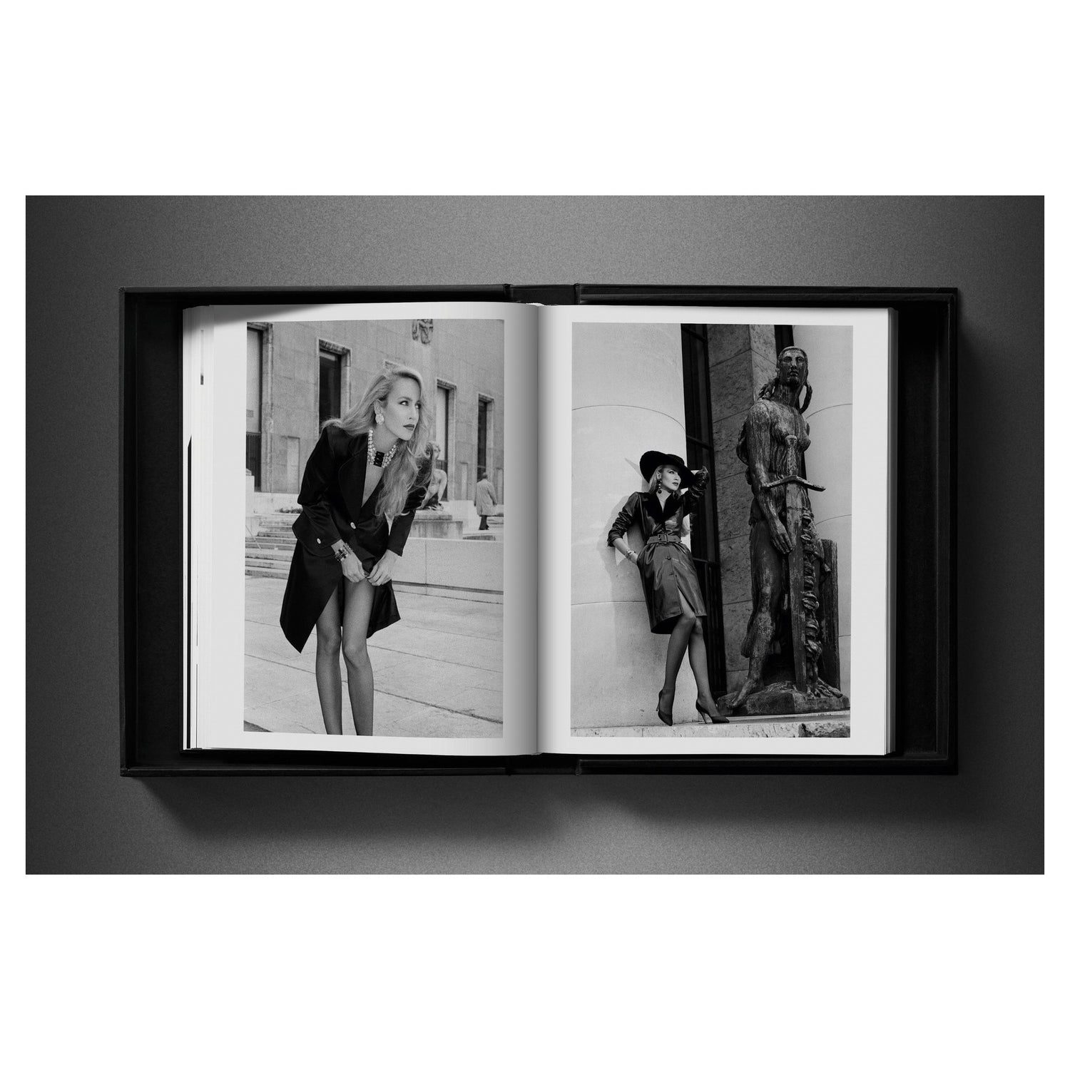 Modefotografie-Band Eighties von David Bailey mit signiertem Print