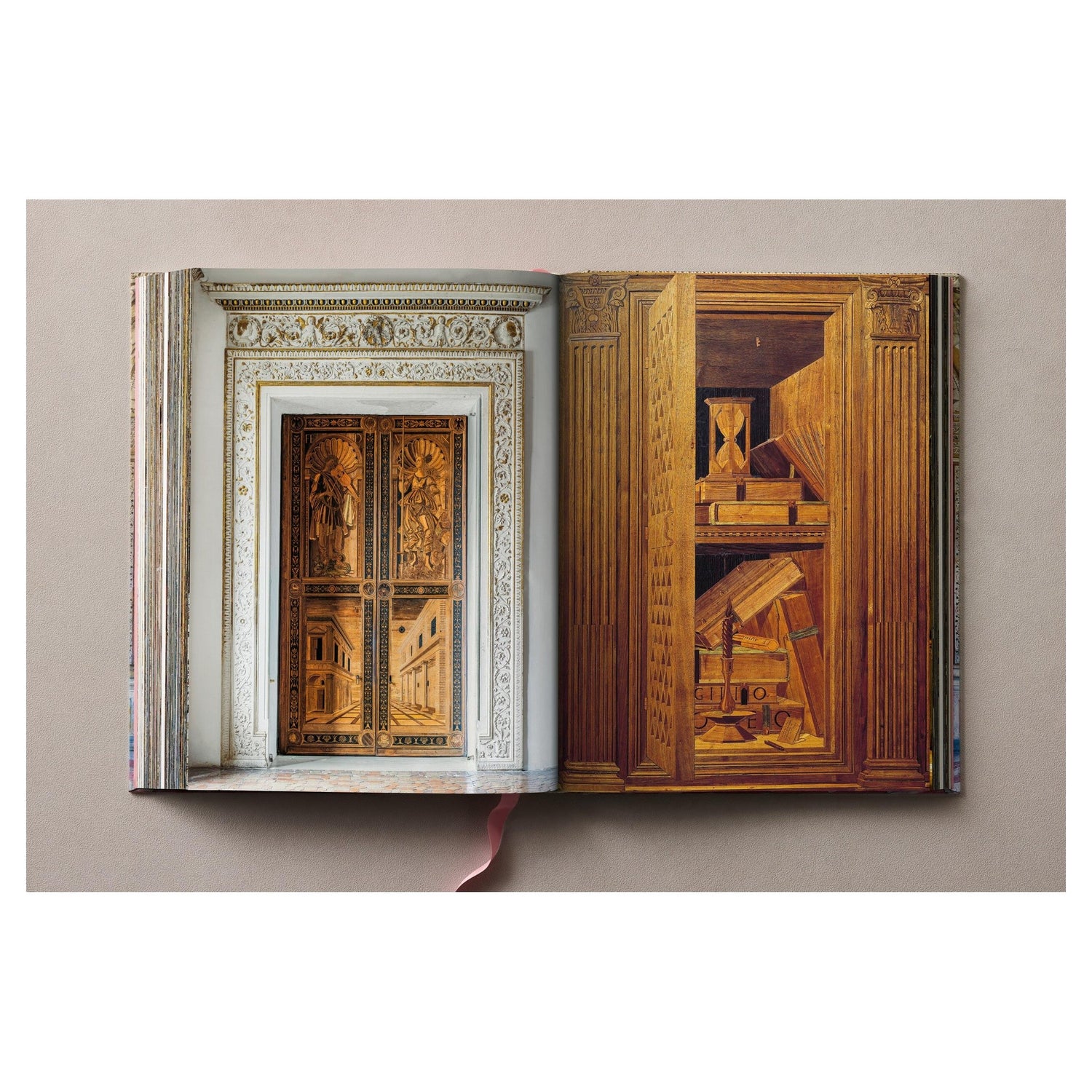 Luxuriöser Architekturband von Massimo Listri mit farbintensivem Coverdruck.