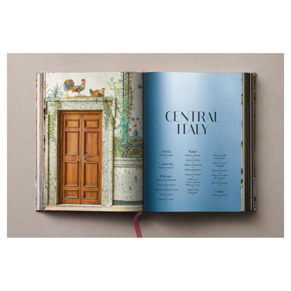 Hochwertig gedrucktes Designbuch Italian Palaces mit strukturiertem Hardcover.