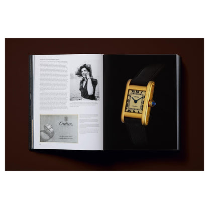 Zwei-Band-Edition nebeneinander vor minimalistischem Hintergrund