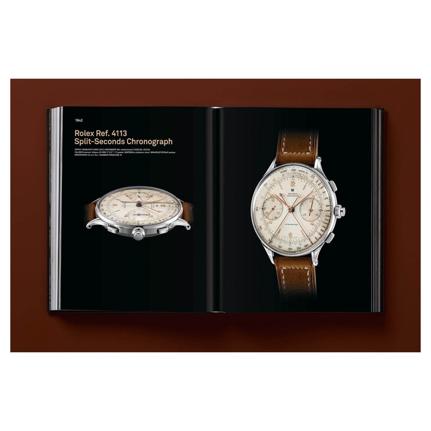 Doppelband im Schuber mit fein geprägter Uhrengrafik und goldfarbenen Details.