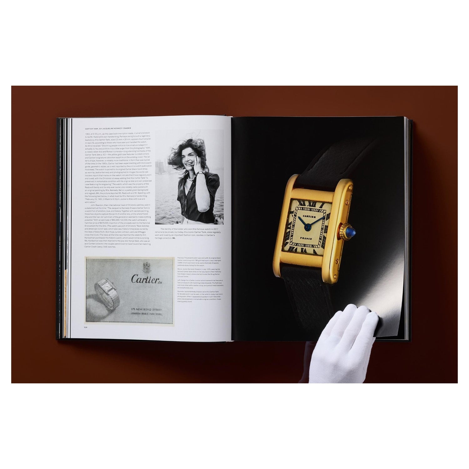 Buch über ikonische Armbanduhren mit detailliertem Chronographendruck.