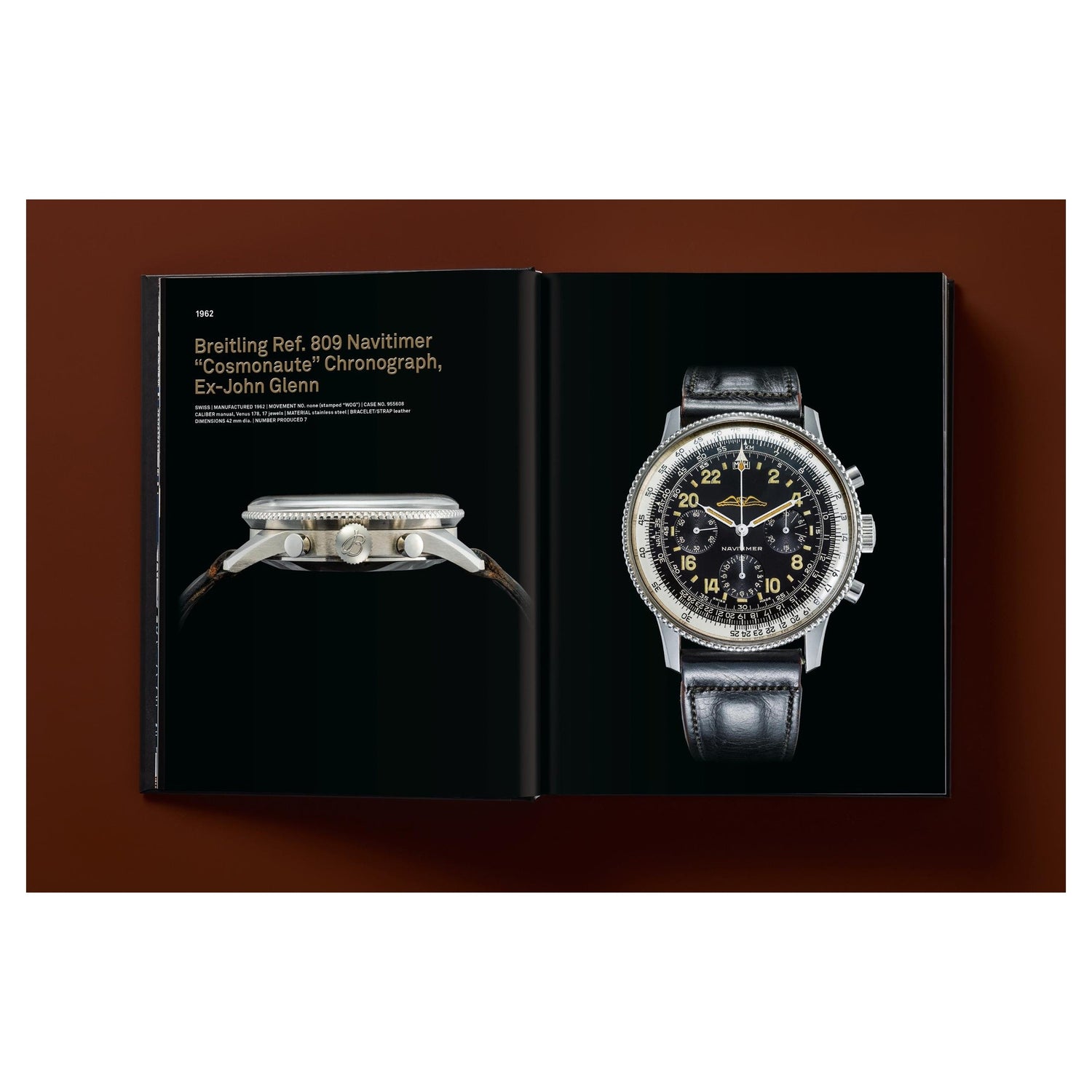 Premium-Bildband mit goldfarbener Uhrengrafik und schwarzem Hardcover.