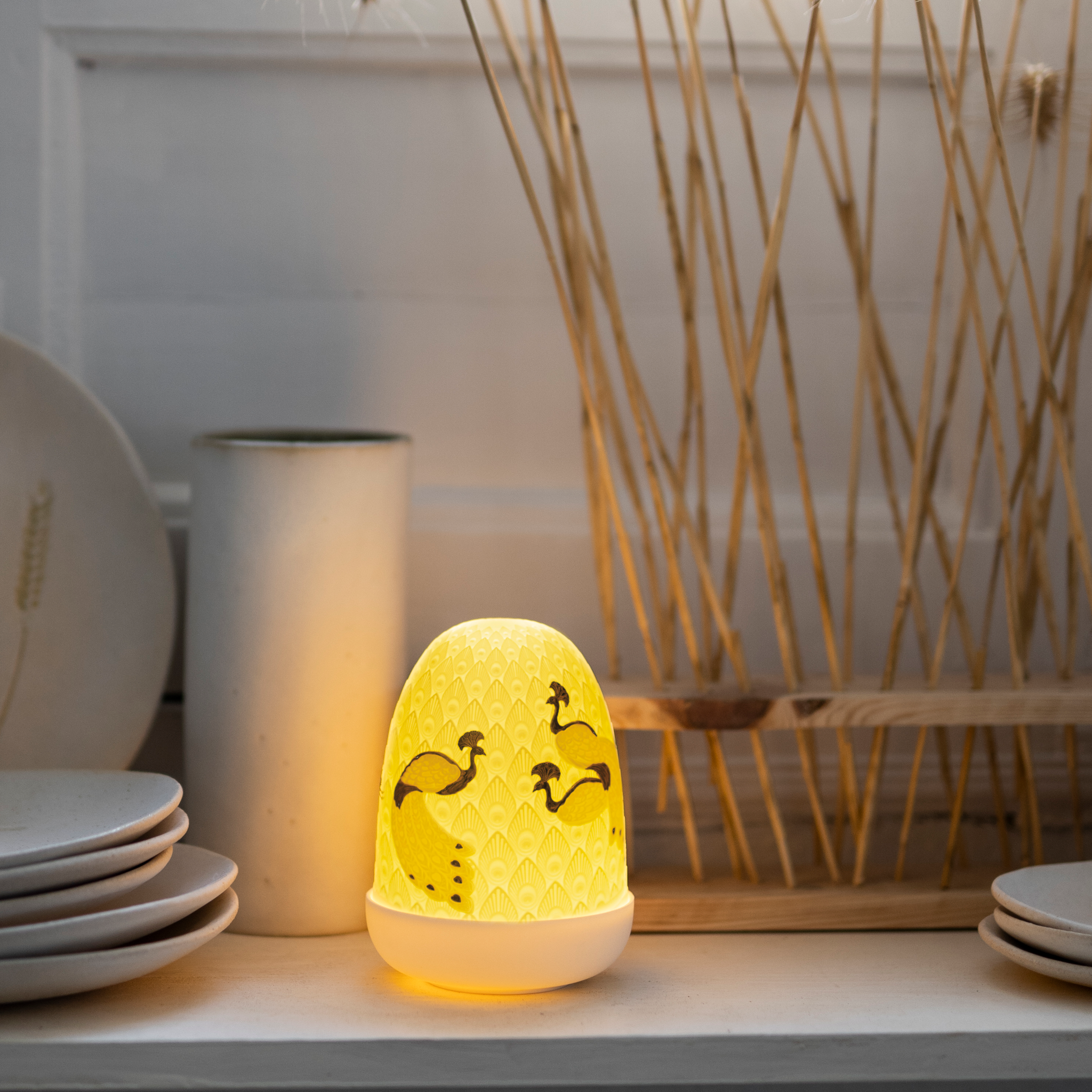 Elegante Lladró Lampe mit Pfauendesign und LED-Beleuchtung