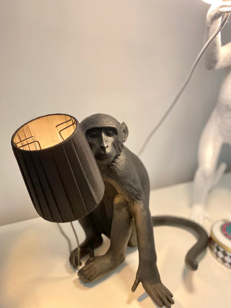 Tischlampe MONKEY sitzend