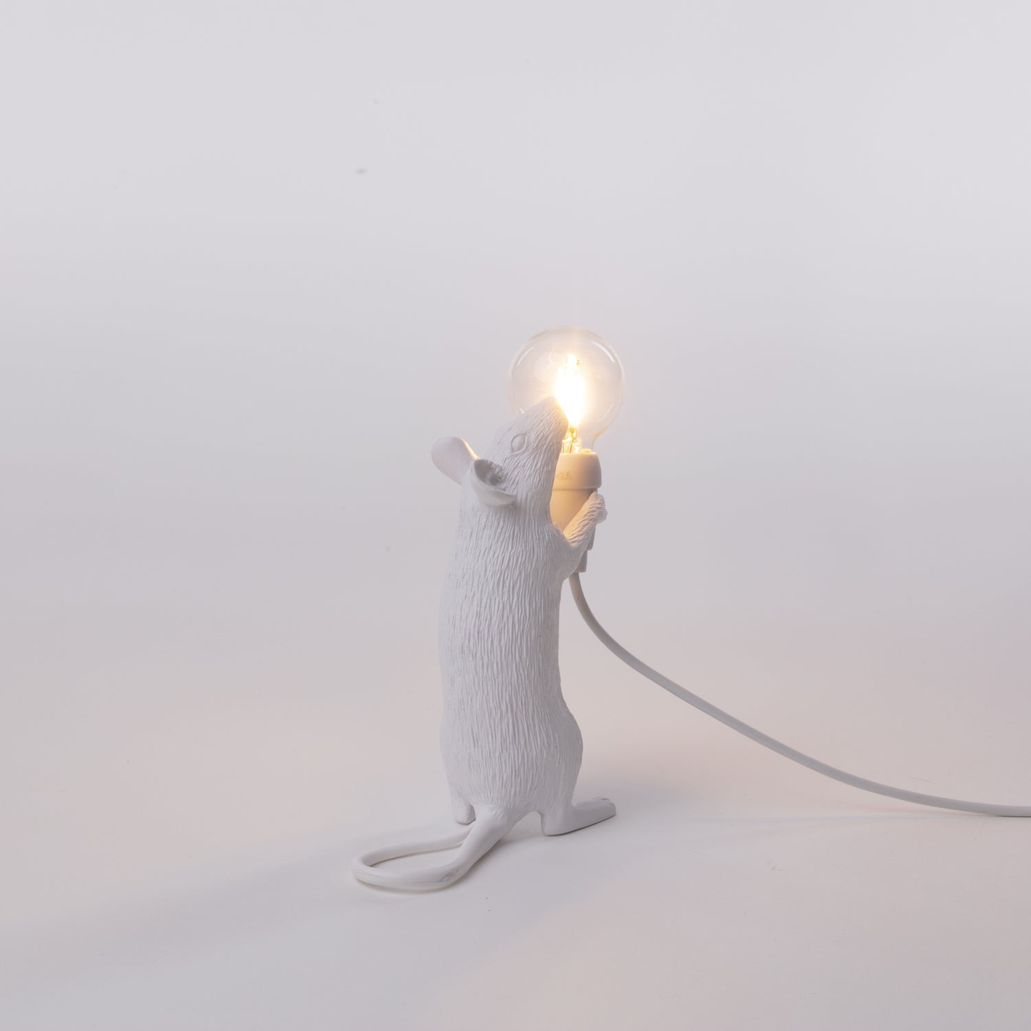 Tischlampe MOUSE STEP weiß von Seletti – ikonisches Design mit verspieltem Charakter