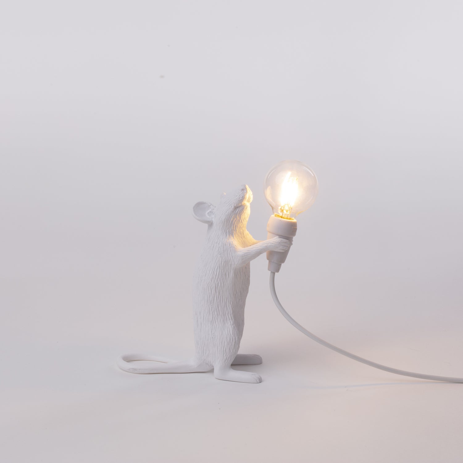 Tischlampe MOUSE STEP weiß von Seletti – ikonisches Design mit verspieltem Charakter