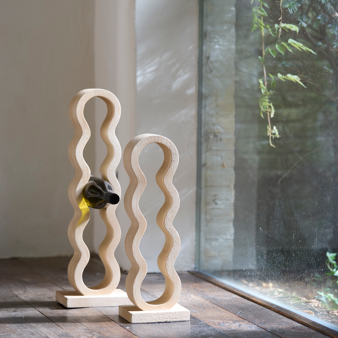 Brauner Weinschrank "EDOLO" mit natürlicher Holzmaserung